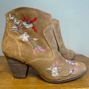 Diba Tan Suede Boho Booties with Floral Embroidery Size 6.5M